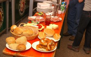 reich gedeckte Tafel | Foto: SV Loßburg